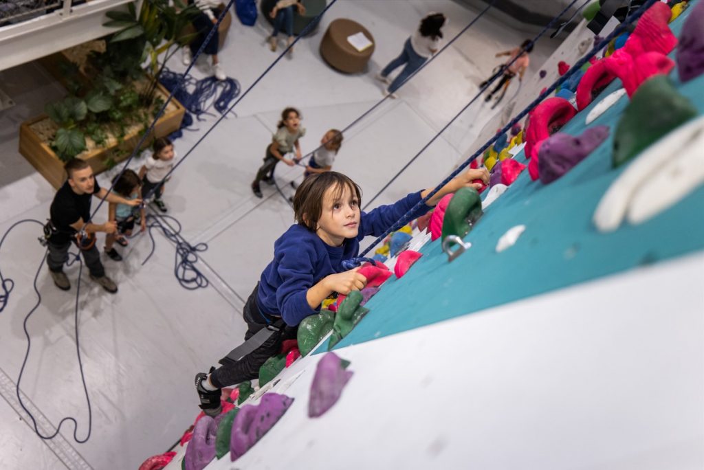 Climb Up Aubervilliers