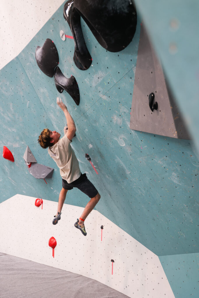 Climb Up Aubervilliers