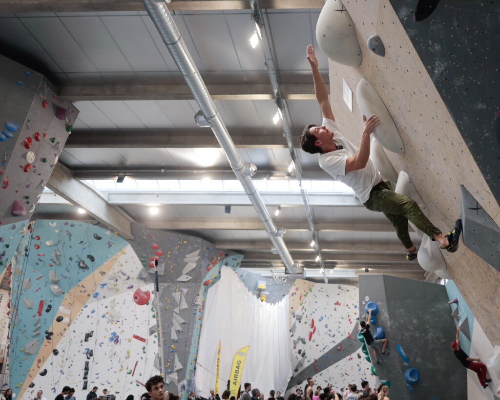 Climb Up Aubervilliers