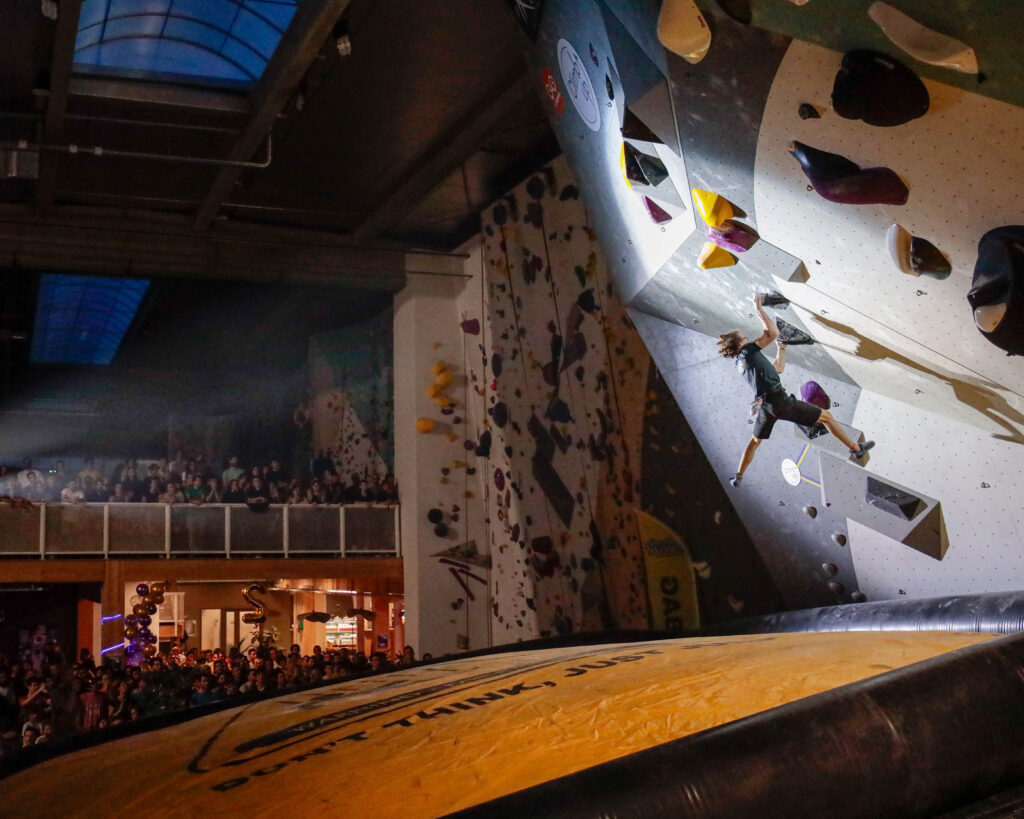 Climb Up Aubervilliers