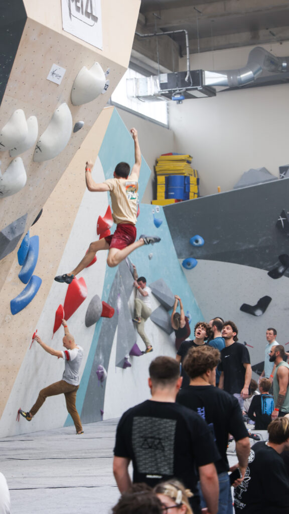 Climb Up Aubervilliers