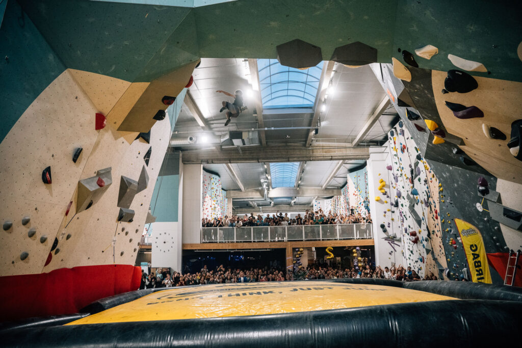 Climb Up Aubervilliers