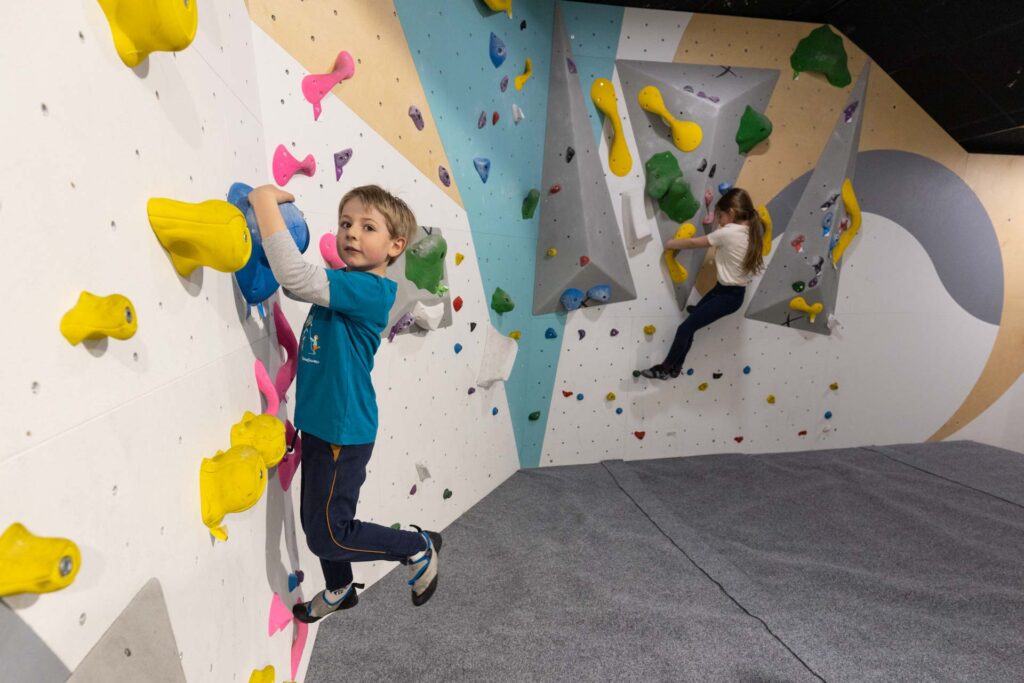 Climb Up Aubervilliers