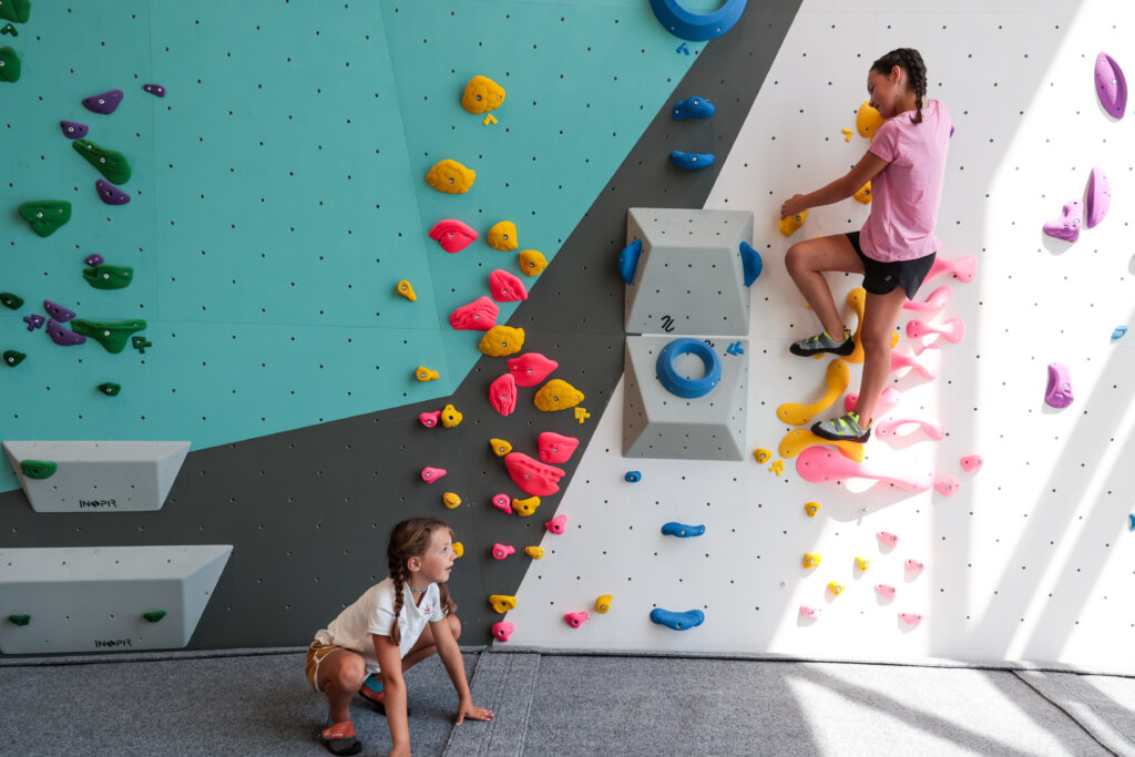 Climb Up Aubervilliers