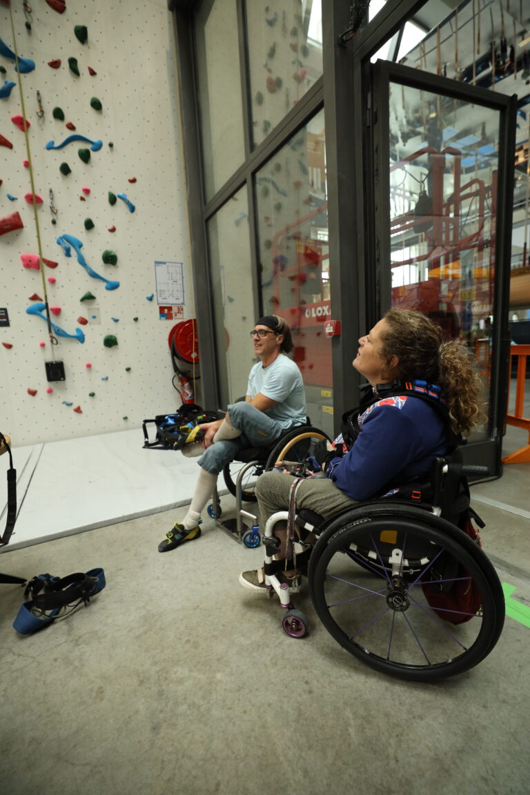 Footing vertical, escalade assistée à Climb Up Aubervilliers